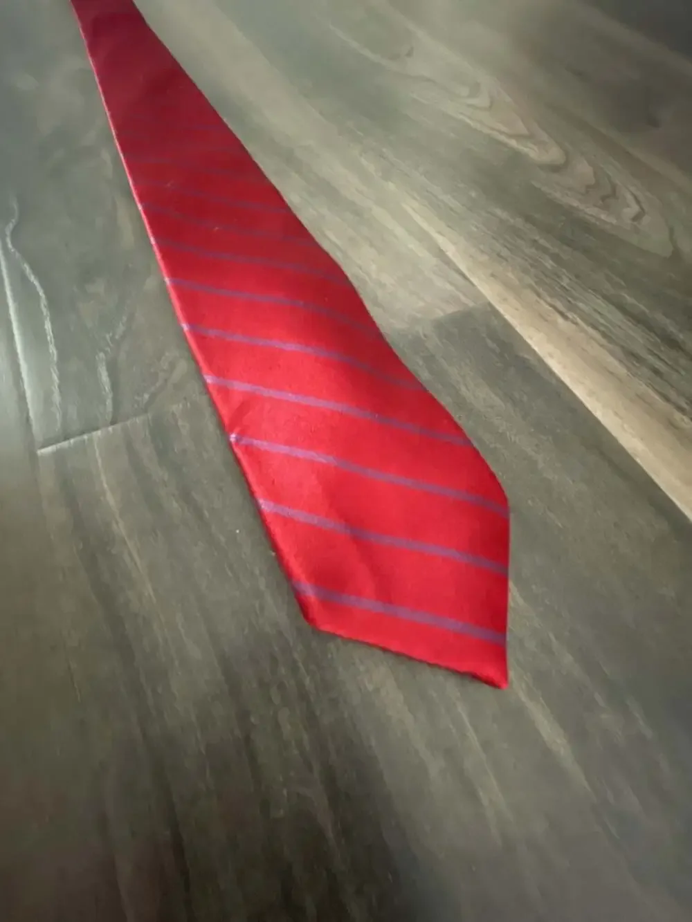 Oscar de la Renta Red and Blue Striped Silk Necktie Hand-Sewn